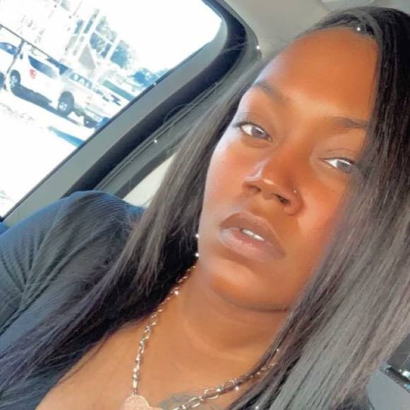 Profile Picture of Jasmine Howard (@jashoward2012) on Poshmark