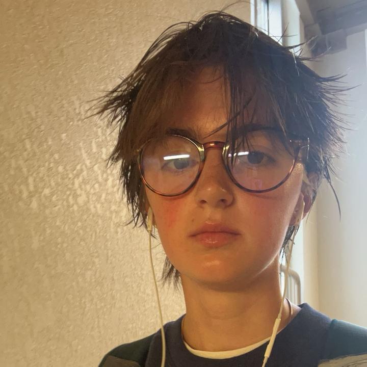 Profile Picture of julia dieter (@@julesdieter) on Tiktok