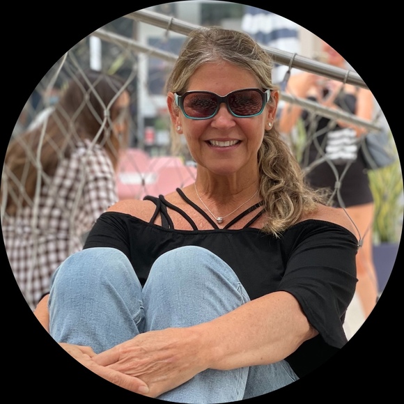 Profile Picture of Kim Mctaggart (@kaigirl65) on Poshmark