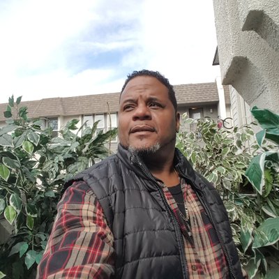 Profile Picture of Robert Hare (@roberthare49) on Twitter