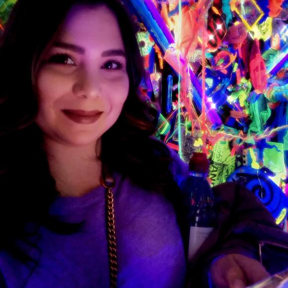 Profile Picture of Raquel Silva (@raquelsilva12) on Poshmark