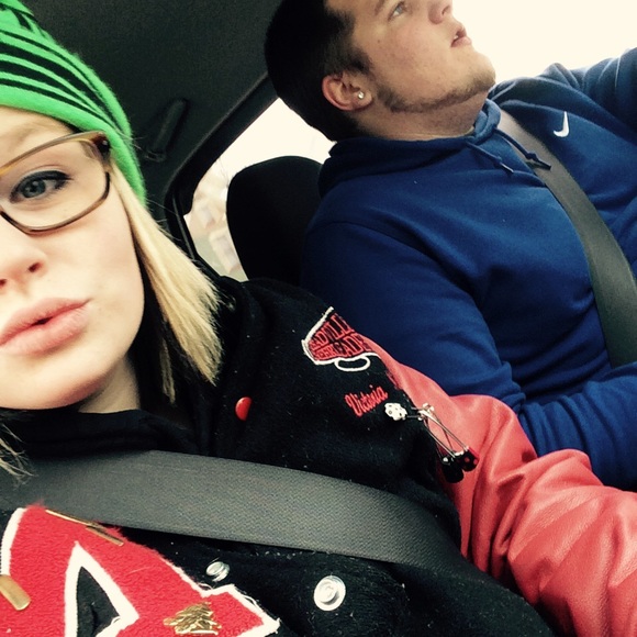 Profile Picture of Torri Feltenberger (@vfeltenberger) on Poshmark