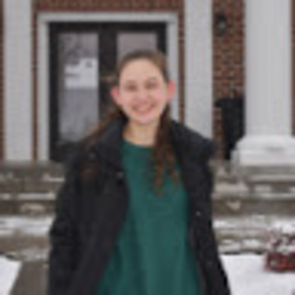 Profile Picture of Gabrielle Olmstead (@g_olmstead) on Poshmark