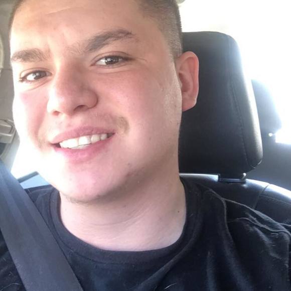 Profile Picture of Steve Roberts (@steveroberts581) on Poshmark