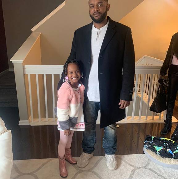 Vee Rothstein - Poshmark Profile Picture of Vee Rothstein (@veerothstein) on Poshmark