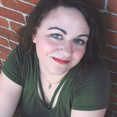 Profile Picture of Anna Damiano (@PolishedArrowEd) on Twitter