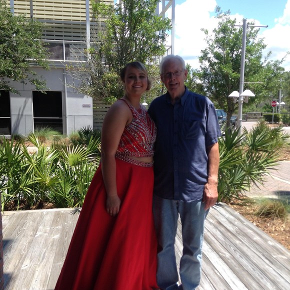 Profile Picture of Halie Jasinski (@haliebug25) on Poshmark