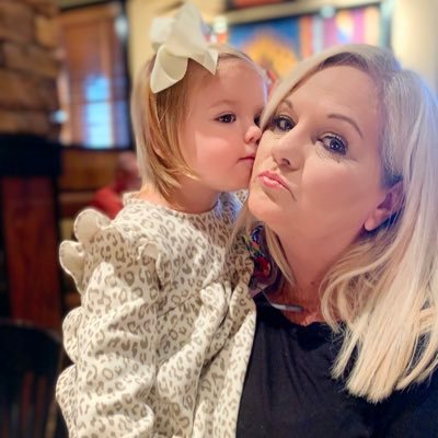 Profile Picture of Julia Gibbs (@juliaGi76454405) on Twitter