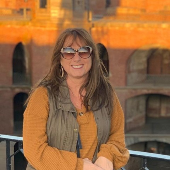 Profile Picture of Mary Strothmann (@strof65) on Poshmark
