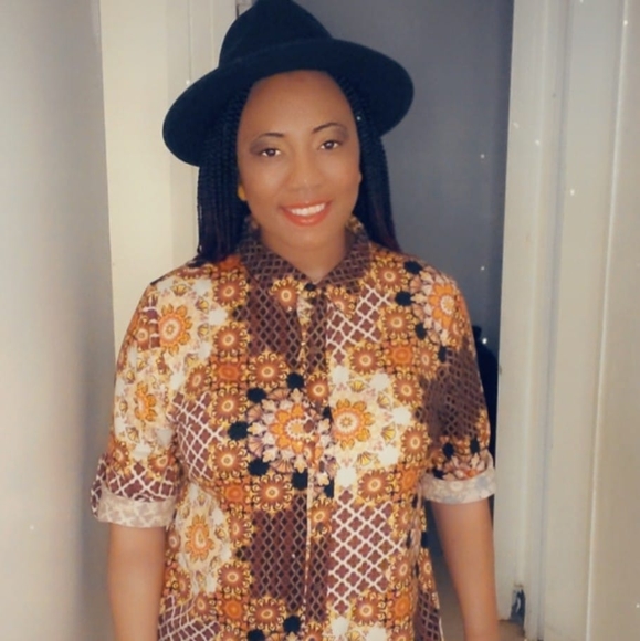 Profile Picture of Armeka Glaze (@armekaglaze) on Poshmark