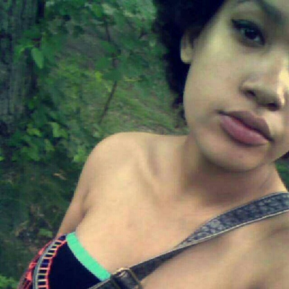 Profile Picture of Spliffs Rolark (@mama_spliffs) on Poshmark