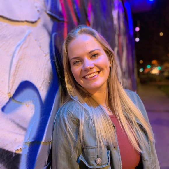Profile Picture of Julia Hrycyk (@juliahrycyk) on Poshmark