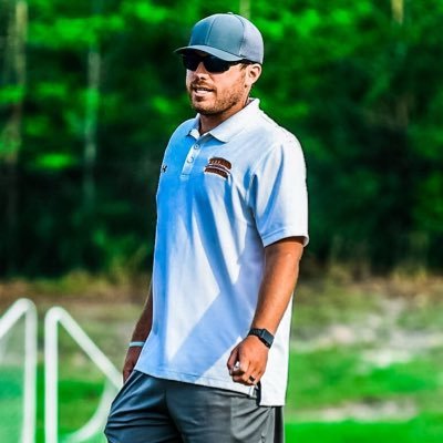 Profile Picture of Justin Roberts (@CoachRobertsUHS) on Twitter