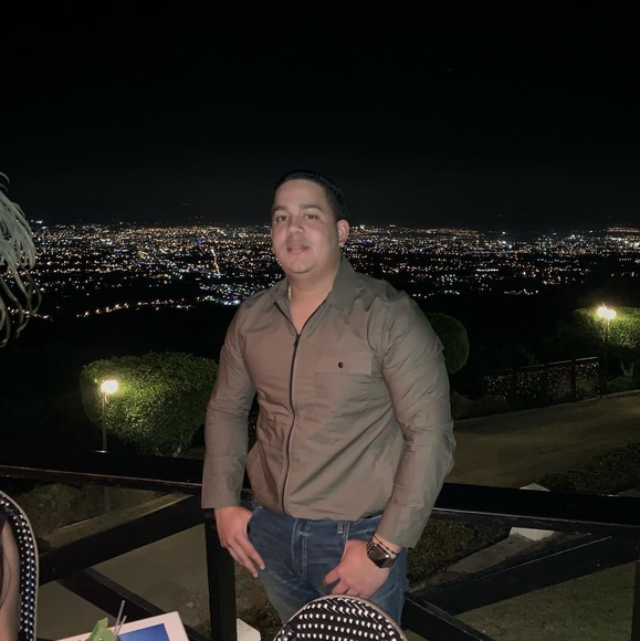 Profile Picture of Edward Pichardo (@edwardpichardo) on Poshmark