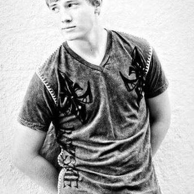 Profile Picture of Derek Devine (@derekdevine94) on Twitter