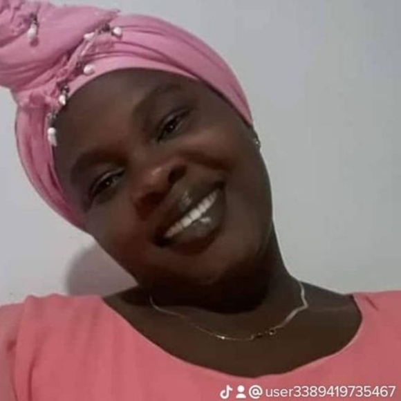 Profile Picture of Francelene Albert (@francelenealber) on Poshmark