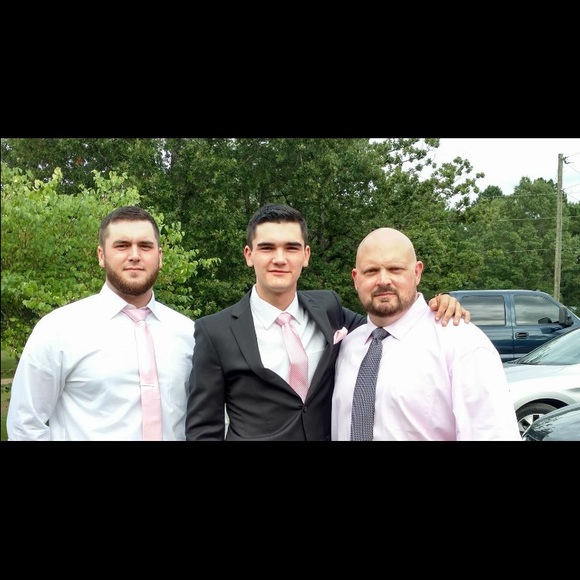 Profile Picture of Sean Perry (@sean1332) on Poshmark