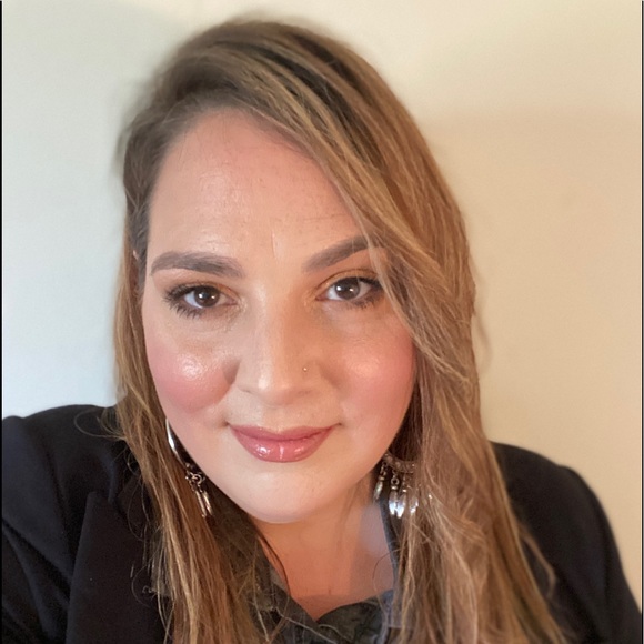 Profile Picture of Angel Timoneri (@xamtx) on Poshmark