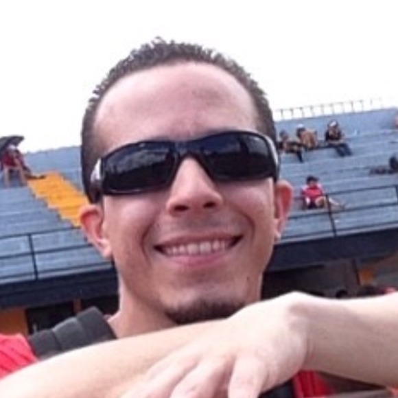 Profile Picture of Gabriel Oliver (@goliver3) on Poshmark