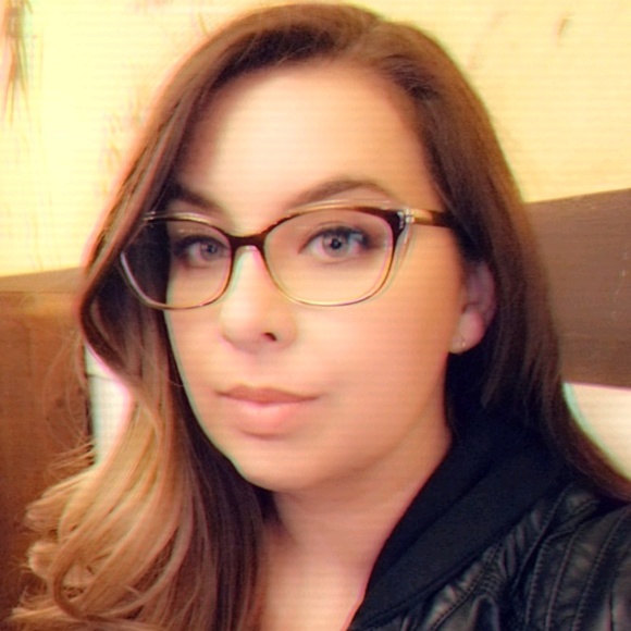 Valerie Natkowski - Poshmark Profile Picture of Valerie Natkowski (@valowski) on Poshmark