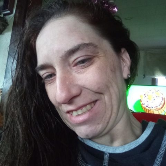 Profile Picture of Erica Jehnzen (@ericacutieniceb) on Poshmark