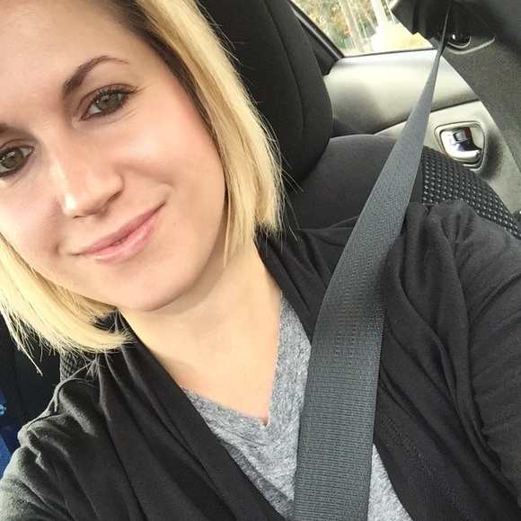 Profile Picture of Kristen Langenback (@kristenl0615) on Poshmark
