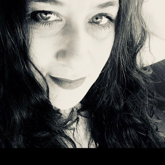 Profile Picture of Lynne Herrod (@lynneherrod) on Poshmark