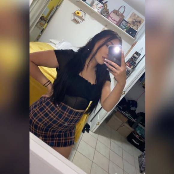 Profile Picture of Griselda Suarez (@griselda_suarez) on Poshmark