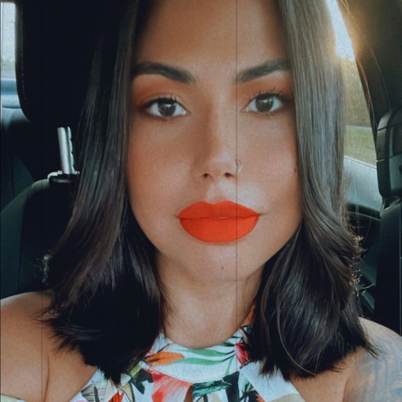 Profile Picture of Ana Bellido (@ana_bellido) on Poshmark