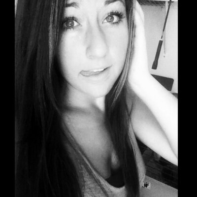 Profile Picture of Chloe Lawrence (@BrilliantDefeat) on Twitter