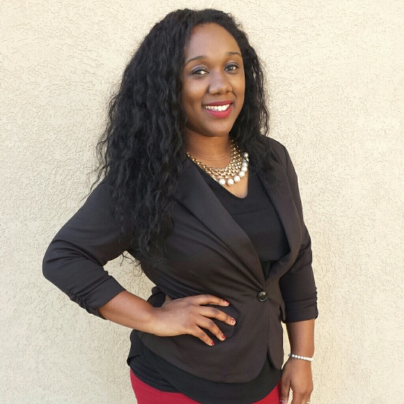 Profile Picture of Darrian Montgomery (@darrian2015) on Poshmark