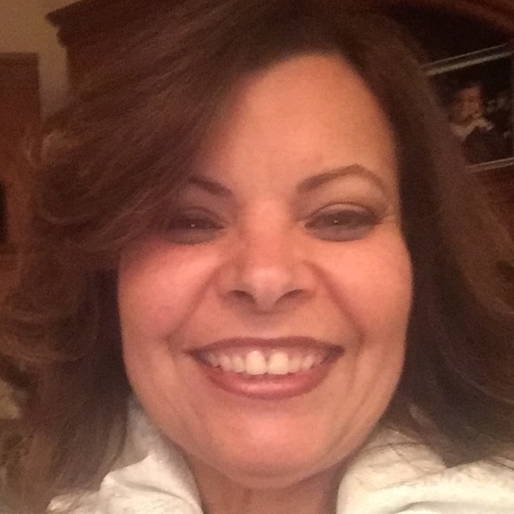 Profile Picture of Safinaz Morcos (@safinaz03) on Poshmark