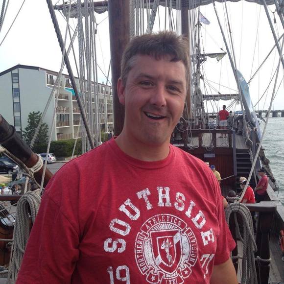 Profile Picture of Dan Strausser (@hammrman) on Poshmark