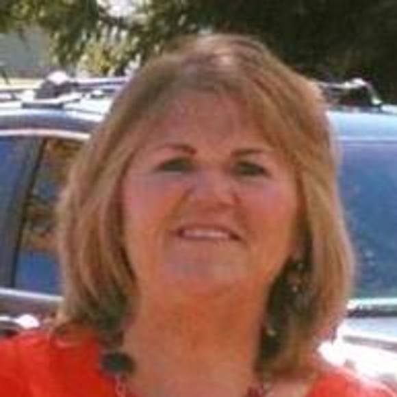 Profile Picture of Vickie Gibson (@vickiegibson) on Poshmark