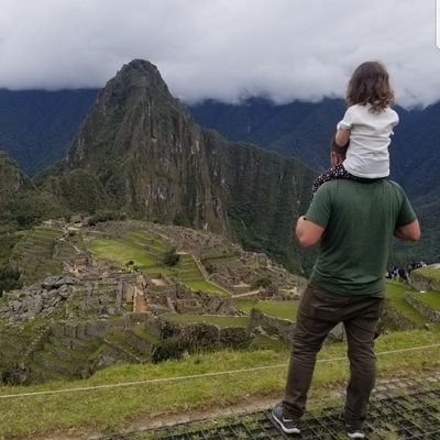 Profile Picture of John Edwards Alvarez (@ProfeEdwards) on Twitter