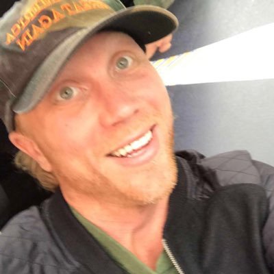 Profile Picture of Steven Quinlan (@stevenquinlan) on Twitter
