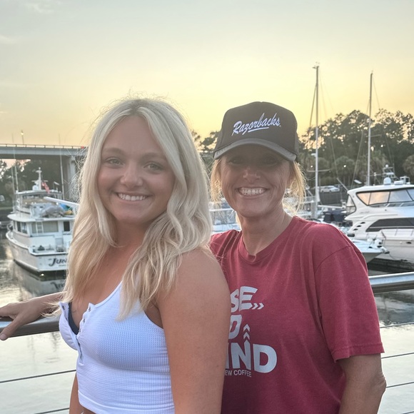 Profile Picture of April Mattix (@mattixapril73) on Poshmark