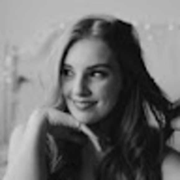 Profile Picture of Amy Iwanoczko (@aiwanoczko) on Poshmark