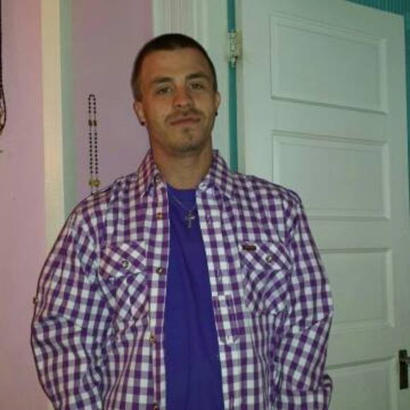 Profile Picture of Albert Taylor (@bubbytay) on Poshmark