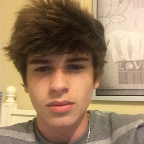 Profile Picture of Liam Gallagher (@offbeat14) on Poshmark