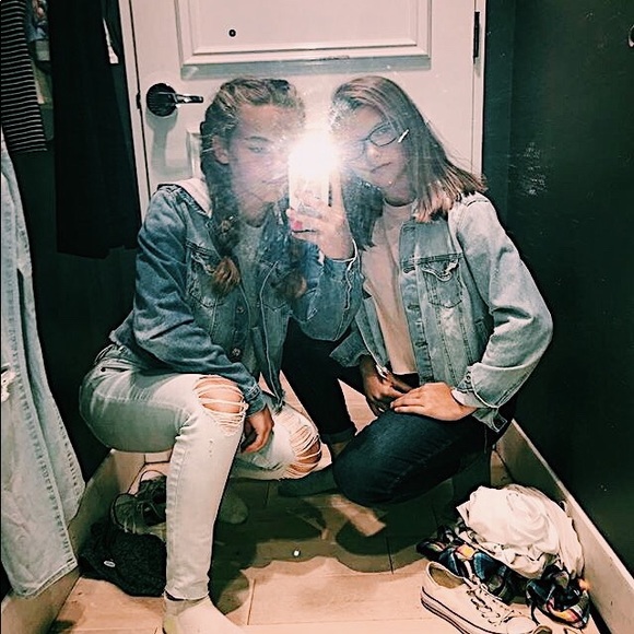 Profile Picture of Emilee Ivins (@emileeivins) on Poshmark