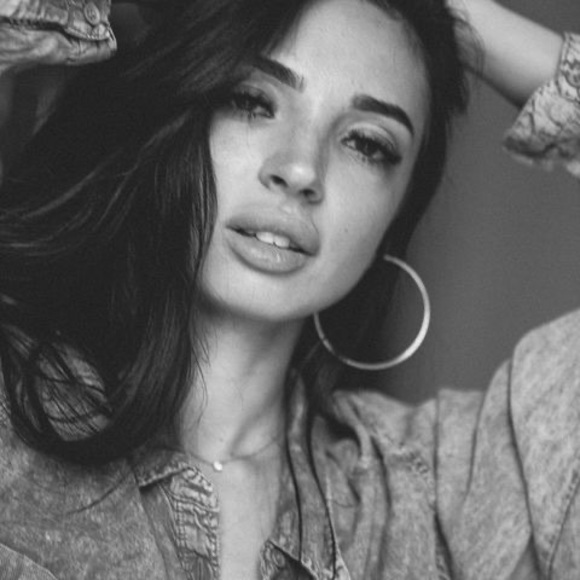 Profile Picture of Aleksandra Onoprienko (@a_onoprienko) on Poshmark