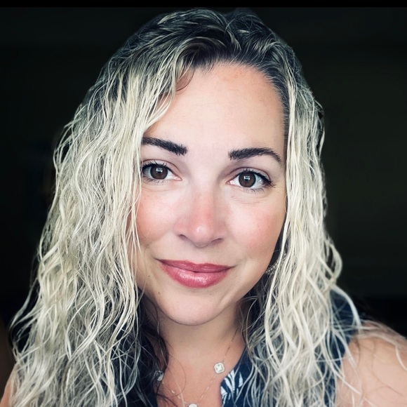 Profile Picture of Melissa Tyrell (@daxhiker7077) on Poshmark