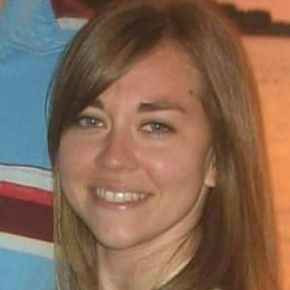 Profile Picture of Chandra Forrest (@blueyes4b) on Poshmark