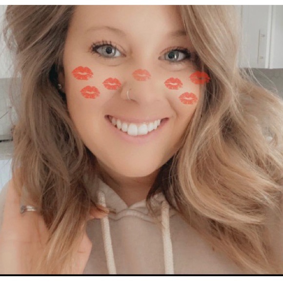 Kayla Siudak - Poshmark Profile Picture of Kayla Siudak (@ksiudak10) on Poshmark