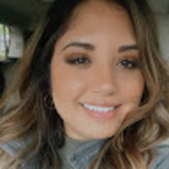 Profile Picture of Genee Roberts (@geneeroberts04) on Poshmark