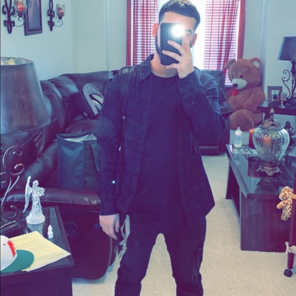 Jorge Borboa - Poshmark Profile Picture of Jorge Borboa (@joba33) on Poshmark