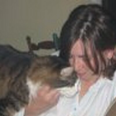 Profile Picture of Kelly Naylor (@twosteppin2dave) on Twitter