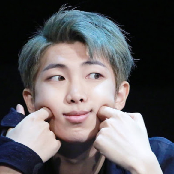 Profile Picture of Tansia Kayembe (@kayembetansia) on Poshmark