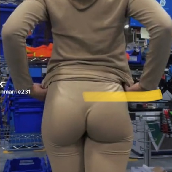 Staff Staff - Poshmark Profile Picture of Staff Staff (@staffstaff) on Poshmark